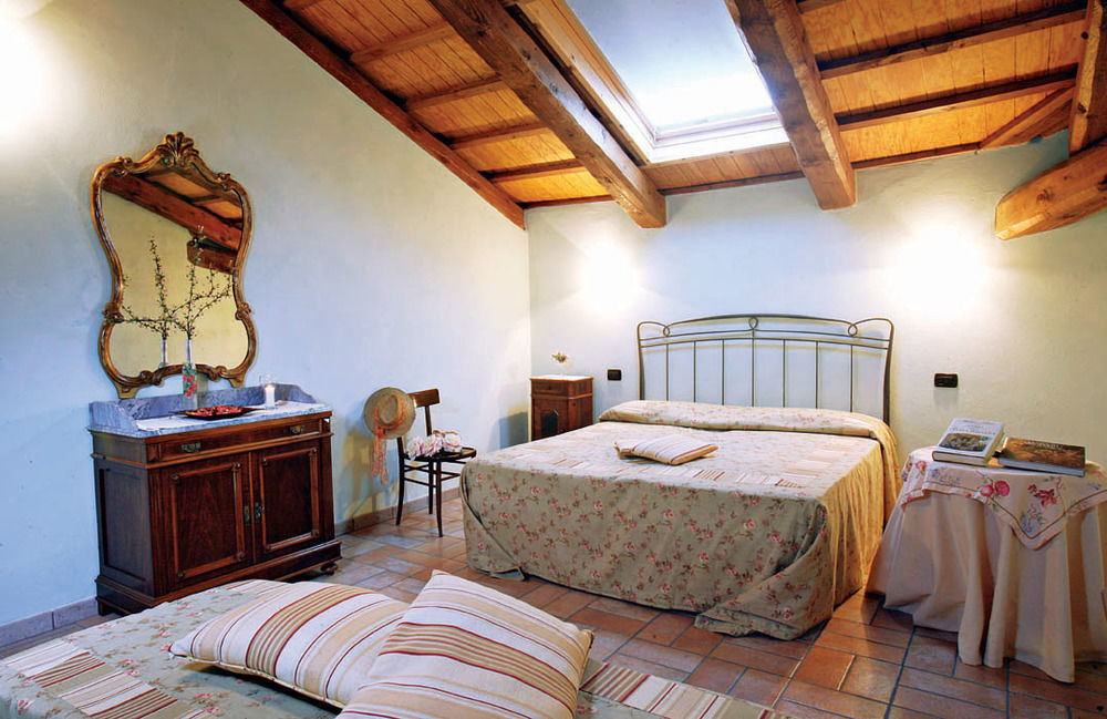 Eremo Della Gasprina Guest House La Morra Exterior photo
